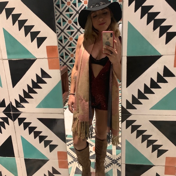 Meet your Posher, Ashlee - Picture 6 of 6